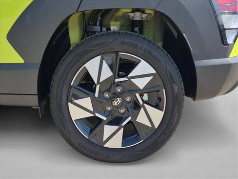 Used 2025 Hyundai Kona SEL AWD/4WD image 22