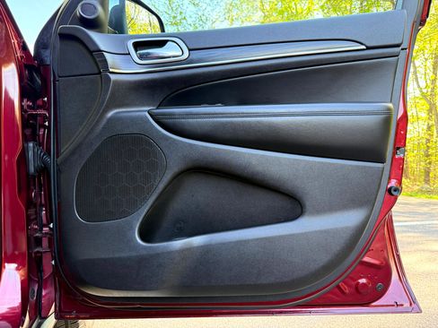 Used 2021 Jeep Grand Cherokee Limited image 33