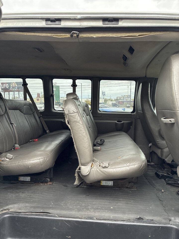 Used 2015 Chevrolet Express 2500 LS RWD image 11