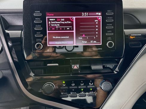 Used 2021 Toyota Camry LE FWD image 18