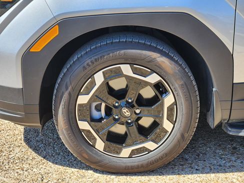 Certified 2025 Hyundai Santa Fe SE image 9