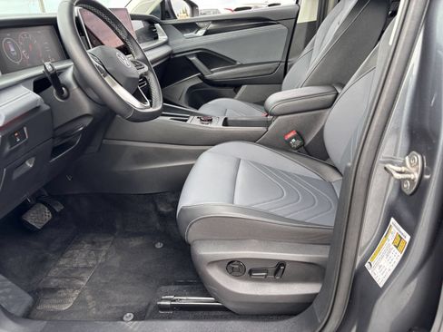 Used 2026 Volkswagen Tiguan SE FWD image 29