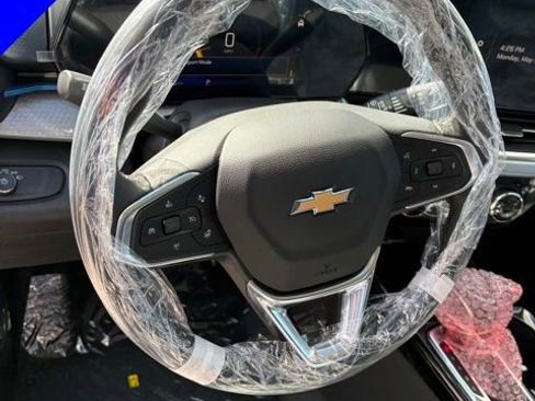 New 2026 Chevrolet Trax LT w/ Driver Confidence Package FWD image 11