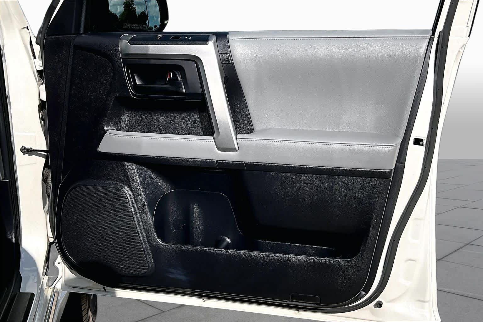 Used 2011 Toyota 4Runner SR5 RWD image 21