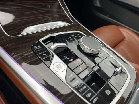 Used 2023 BMW X7 xDrive40i w/ Premium Package image 22