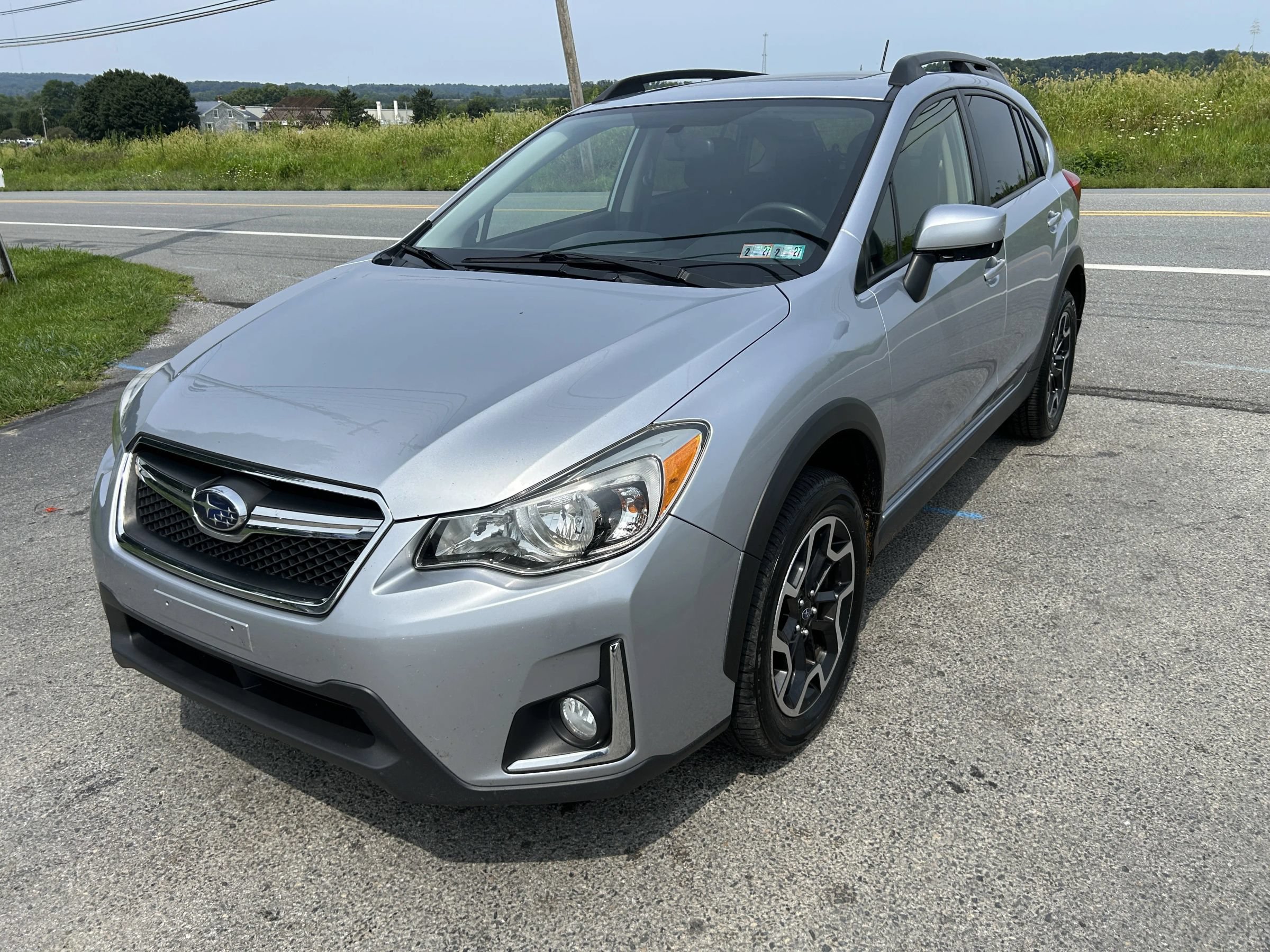 Used 2017 Subaru Crosstrek 2.0i Premium w/ Moonroof Package AWD/4WD image 5