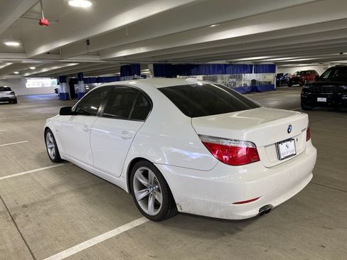 Used 2010 BMW 528i Sedan RWD image 3