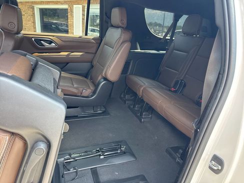 Used 2021 Chevrolet Suburban High Country image 25