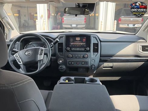 Used 2024 Nissan Titan SV AWD/4WD image 12
