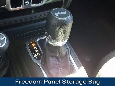 Used 2025 Jeep Wrangler Unlimited Sahara AWD/4WD image 11
