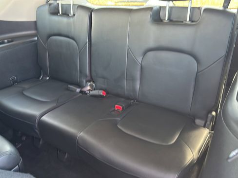 Used 2023 Nissan Armada SL w/ Captain's Chairs Package image 20