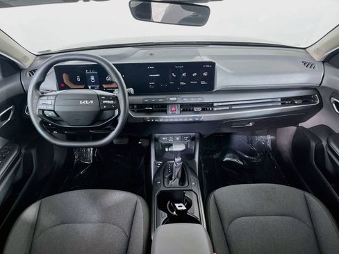 Used 2025 Kia K4 FWD image 9