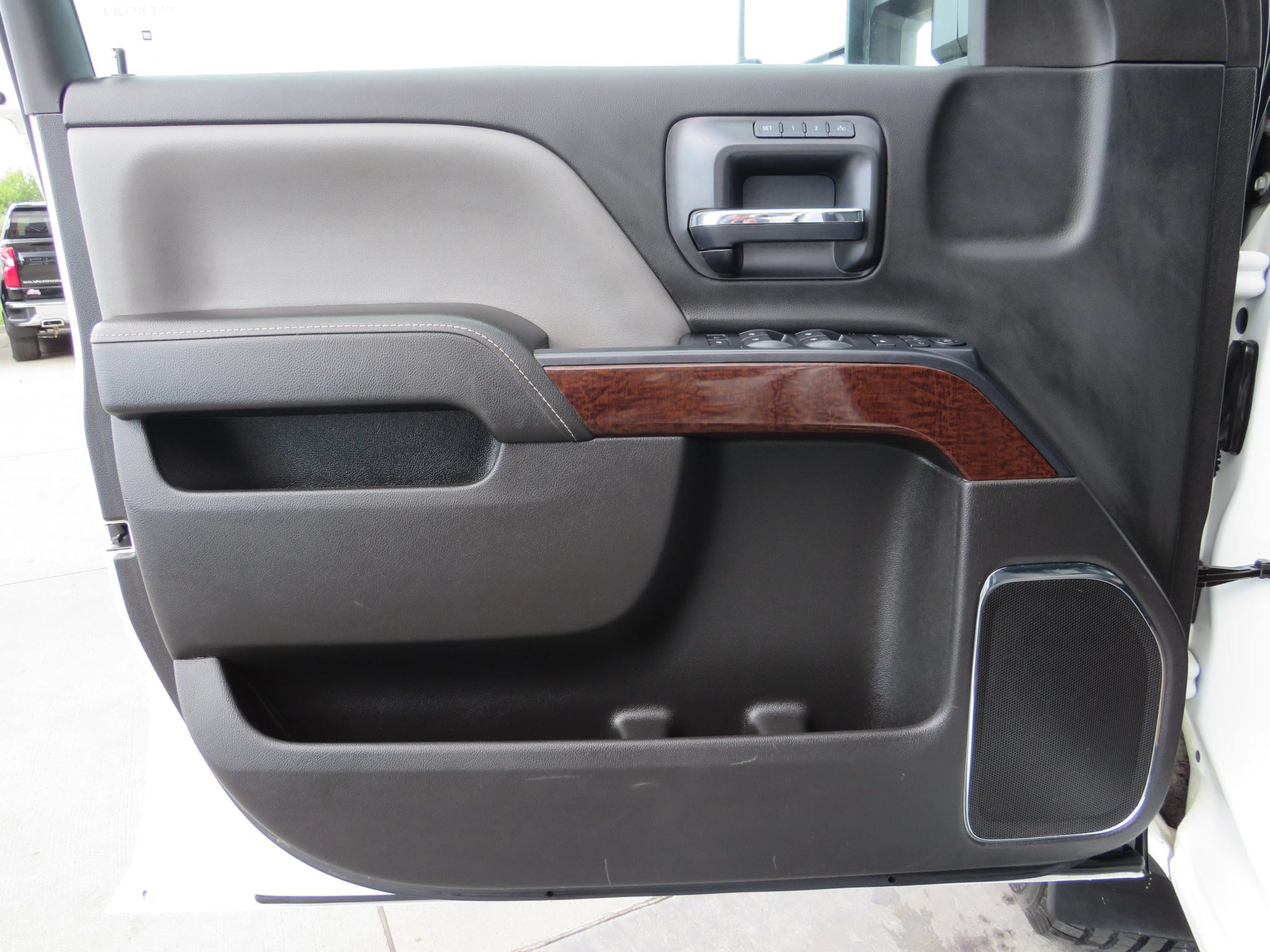 Used 2015 GMC Sierra 3500 SLT AWD/4WD image 39