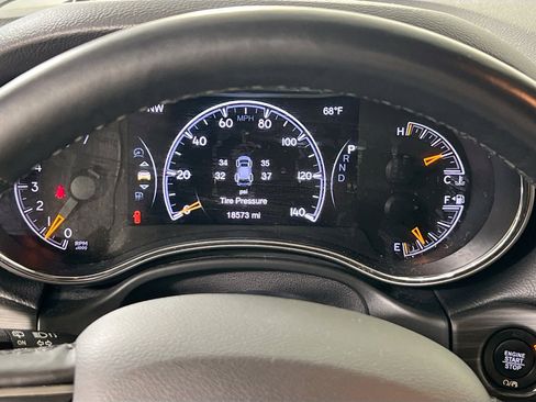 Used 2022 Jeep Grand Cherokee Laredo E w/ Security & Convenience Group image 12