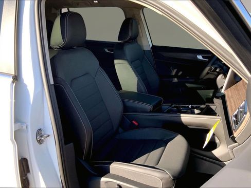 New 2026 Volkswagen Atlas SEL image 11