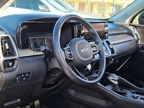 Certified 2023 Kia Sorento EX w/ Panoramic Sunroof Package image 2