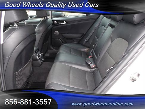 Used 2018 Kia Stinger Premium AWD/4WD image 14