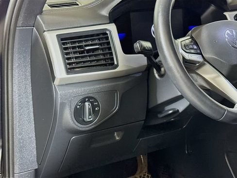 Used 2022 Volkswagen Atlas Cross Sport SE FWD image 8