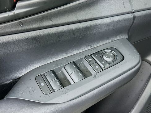 New 2026 Toyota Prius Plug-In Hybrid image 18