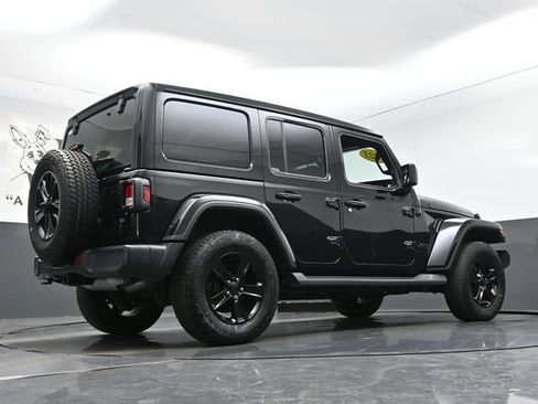 Used 2023 Jeep Wrangler Unlimited Sahara AWD/4WD image 33