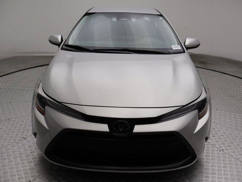 Used 2024 Toyota Corolla LE FWD image 5