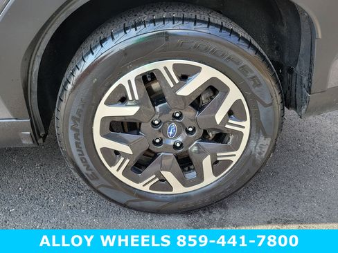 Used 2025 Subaru Forester Premium w/ Convenience Package #1 image 8