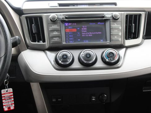 Used 2013 Toyota RAV4 LE AWD/4WD image 9