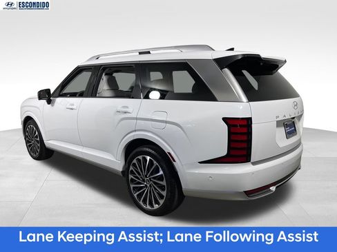 Used 2026 Hyundai Palisade Calligraphy FWD image 3