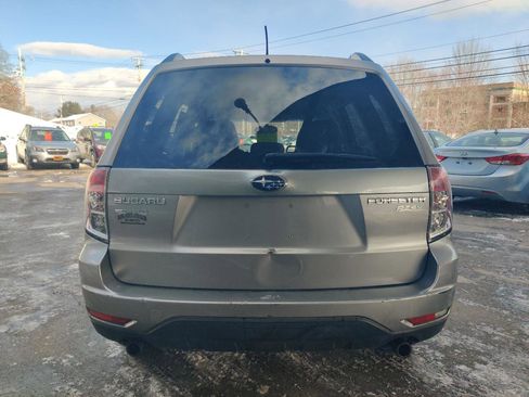 Used 2011 Subaru Forester 2.5X Premium w/ All-Weather Pkg image 5