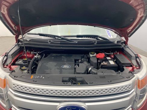 Used 2015 Ford Explorer XLT w/ Equipment Group 202A FWD image 11
