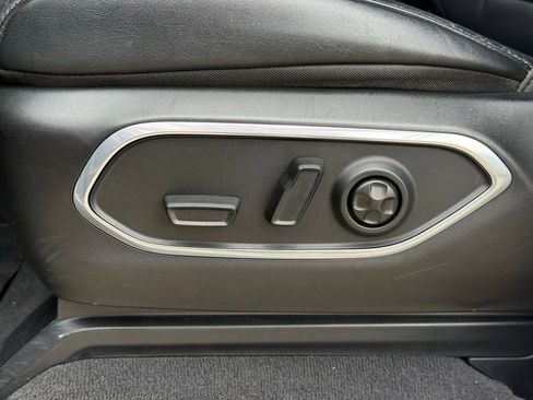 Used 2024 Jeep Wagoneer L Series II w/ Flexible Seating Group AWD/4WD image 15