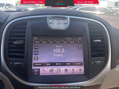 Used 2011 Chrysler 300 Limited w/ Luxury Group RWD image 9