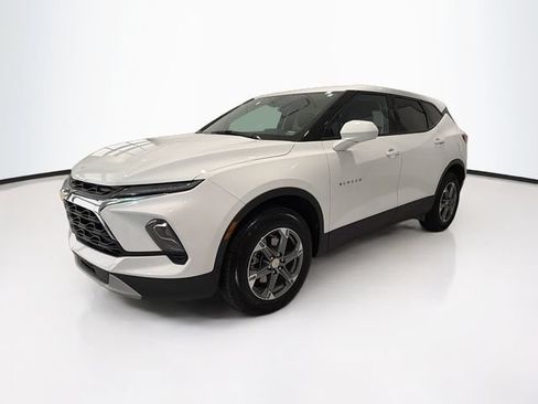 Used 2024 Chevrolet Blazer LT w/ Driver Confidence Package FWD image 3