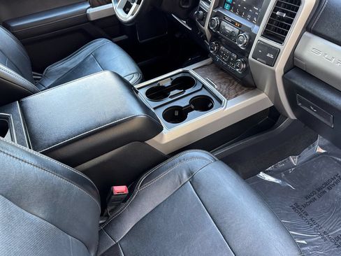 Used 2019 Ford F250 Lariat w/ Lariat Ultimate Package AWD/4WD image 16