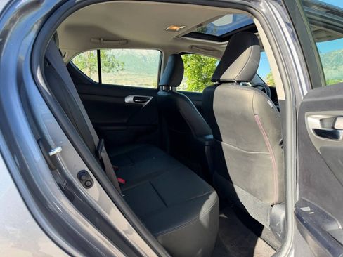 Used 2013 Lexus CT 200h FWD image 16