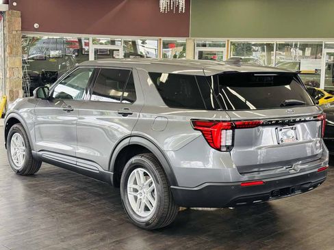 Used 2026 Ford Explorer Active AWD/4WD image 13
