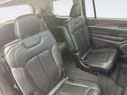 Used 2022 Jeep Grand Cherokee L Limited AWD/4WD image 20