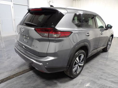 Used 2026 Nissan Rogue SL AWD/4WD image 5