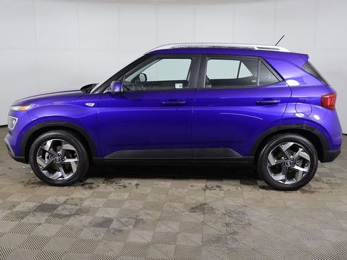 Certified 2025 Hyundai Venue Limited FWD image 12