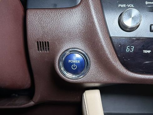 Used 2019 Lexus RX 450h AWD image 33
