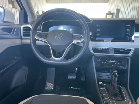 Used 2025 Volkswagen Taos SE image 32