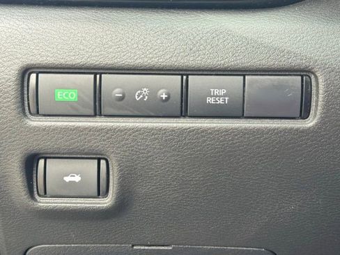 Used 2023 Nissan Sentra SV image 24