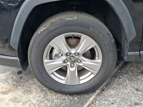 Used 2025 Toyota RAV4 XLE image 9