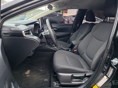Used 2021 Toyota Corolla LE image 9