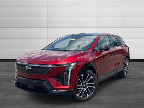 Certified 2025 Cadillac Optiq Sport 2 w/ LPO, Floor Liner Package AWD/4WD image 1