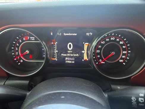Used 2022 Jeep Wrangler Unlimited Rubicon w/ LED Lighting Group AWD/4WD image 7