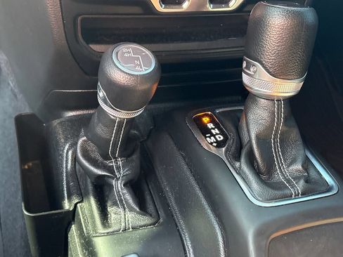 Used 2023 Jeep Wrangler Unlimited Sahara AWD/4WD image 21