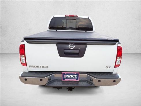Used 2015 Nissan Frontier SV w/ SV Value Truck Package RWD image 3