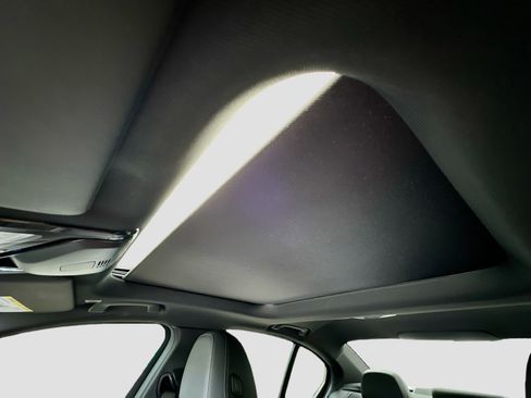 Certified 2023 BMW 330i Sedan RWD image 21