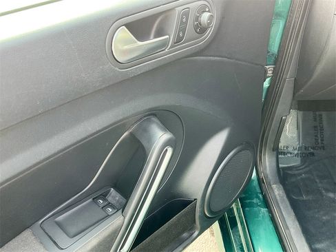 Used 2018 Volkswagen Beetle 2.0T S image 17